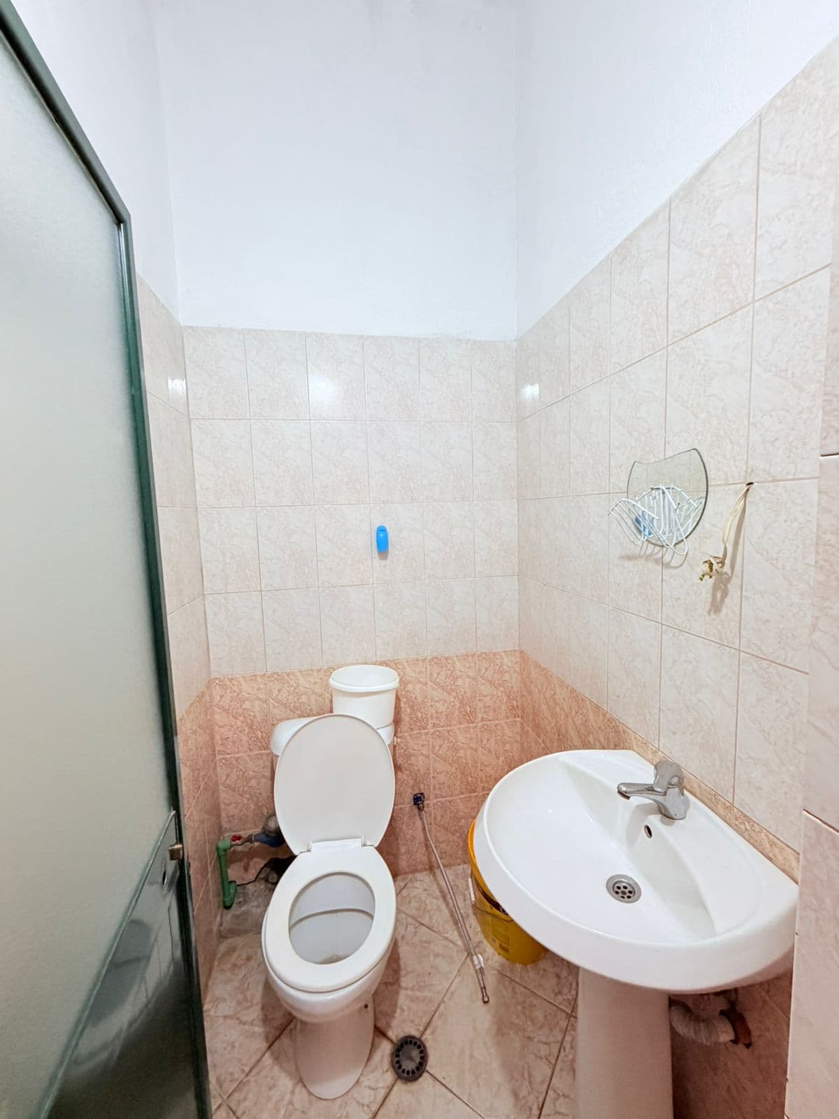 JEPET ME QERA AMBIENT BIZNESI PRANE UJSJELLSIT, DURRES 2