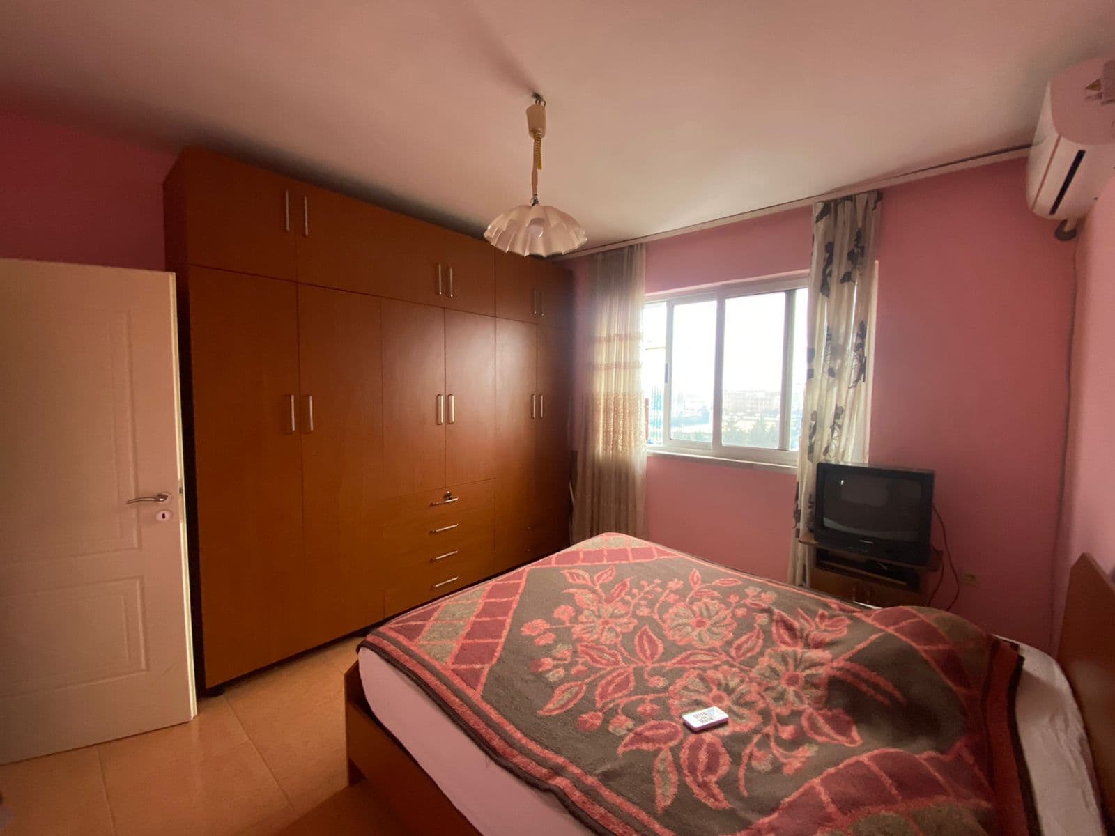SHITET APARTAMENT 2+1 PRANE DREJTORISE SE POLICISE, DURRES. 2