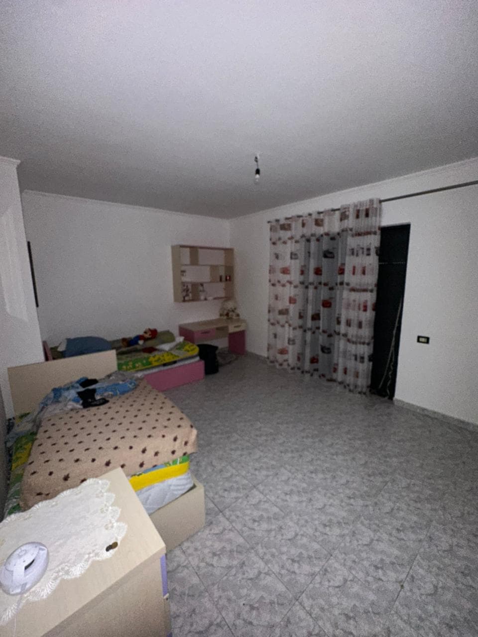 JEPET ME QERA APARTAMENT 2+1+GARAZH, PRANE FABRIKES SE TULLES, DURRES.