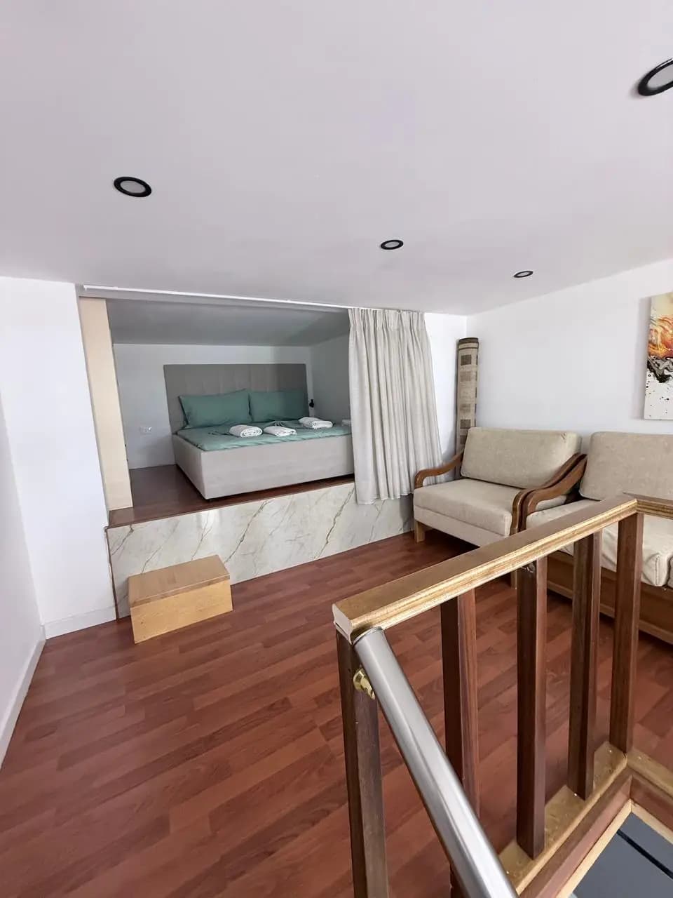 JEPET ME QERA DUPLEX ZONA PLAZHIT 4