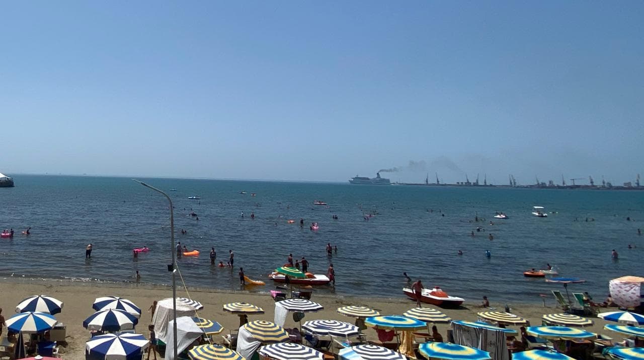 SHITET APARTAMENT 2+1 ME PAMJE NGA DETI PRANE RROTES SE KUQE, DURRES.