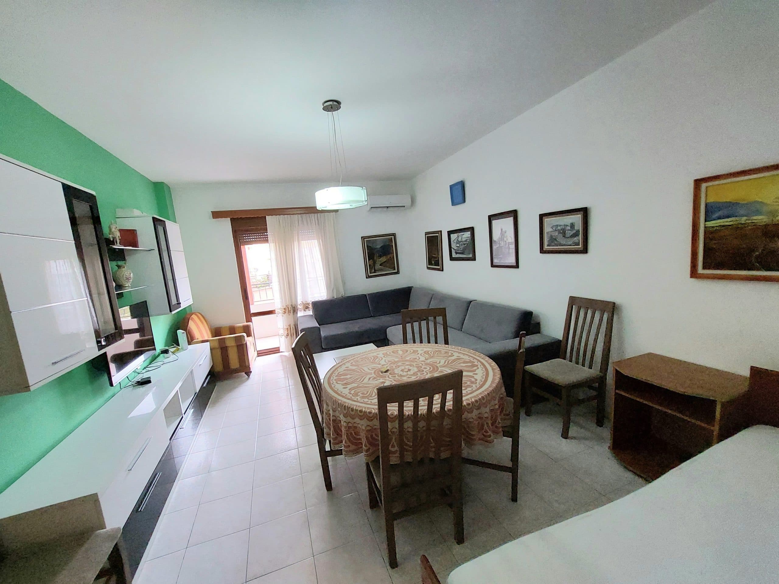 JEPET ME QERA APARTAMENT 1+1 , PRANE INTESA SANPAOLO, PLAZH, DURRES. 2