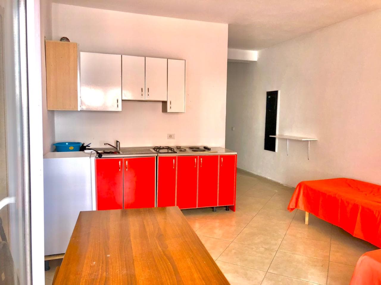 SHITET APARTAMENT 1+1 PRANE KOLOSEUT SHKEMBI I KAVAJES GOLEM,DURRES.
