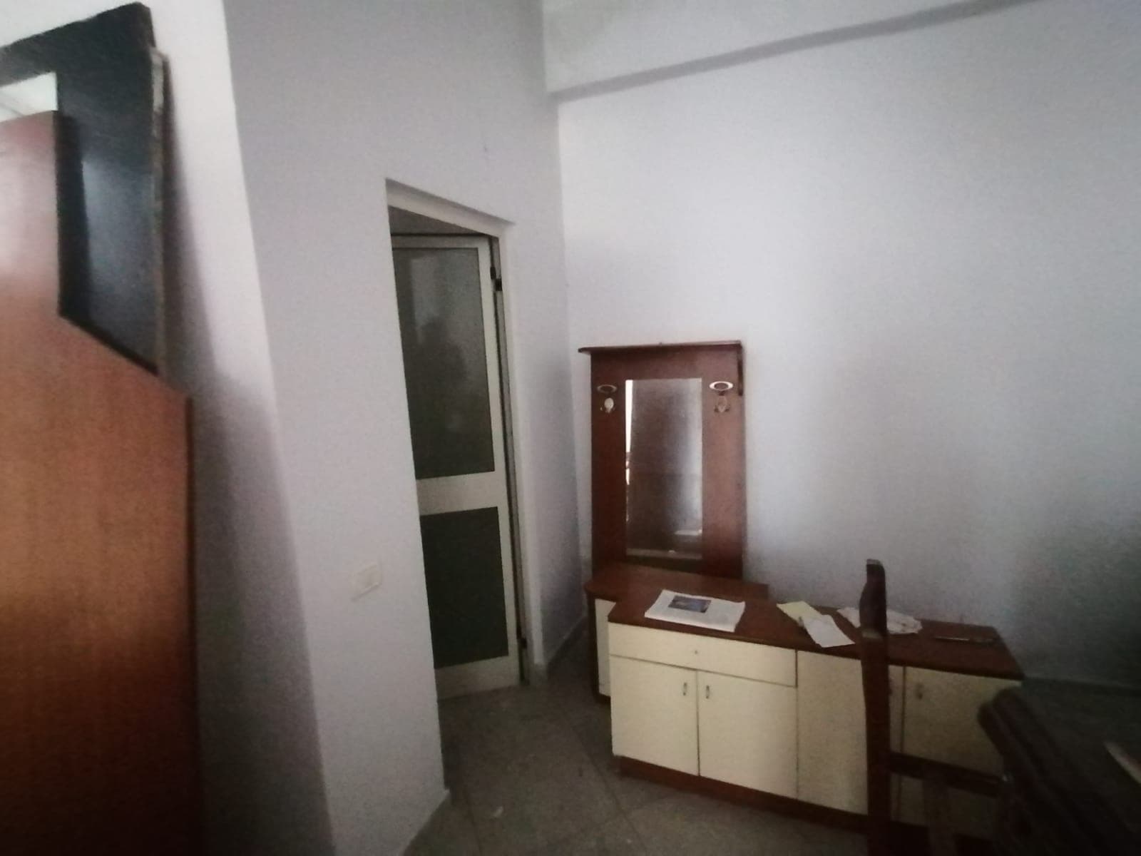 SHITET AMBIENT BIZNESI ,PRANE PROKURORISE,DURRES. 3