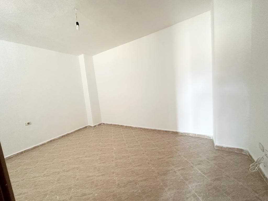 JEPET ME QERA APARTAMENT 2+1 PRANE SHKOLLES 2 GJELAT. 4