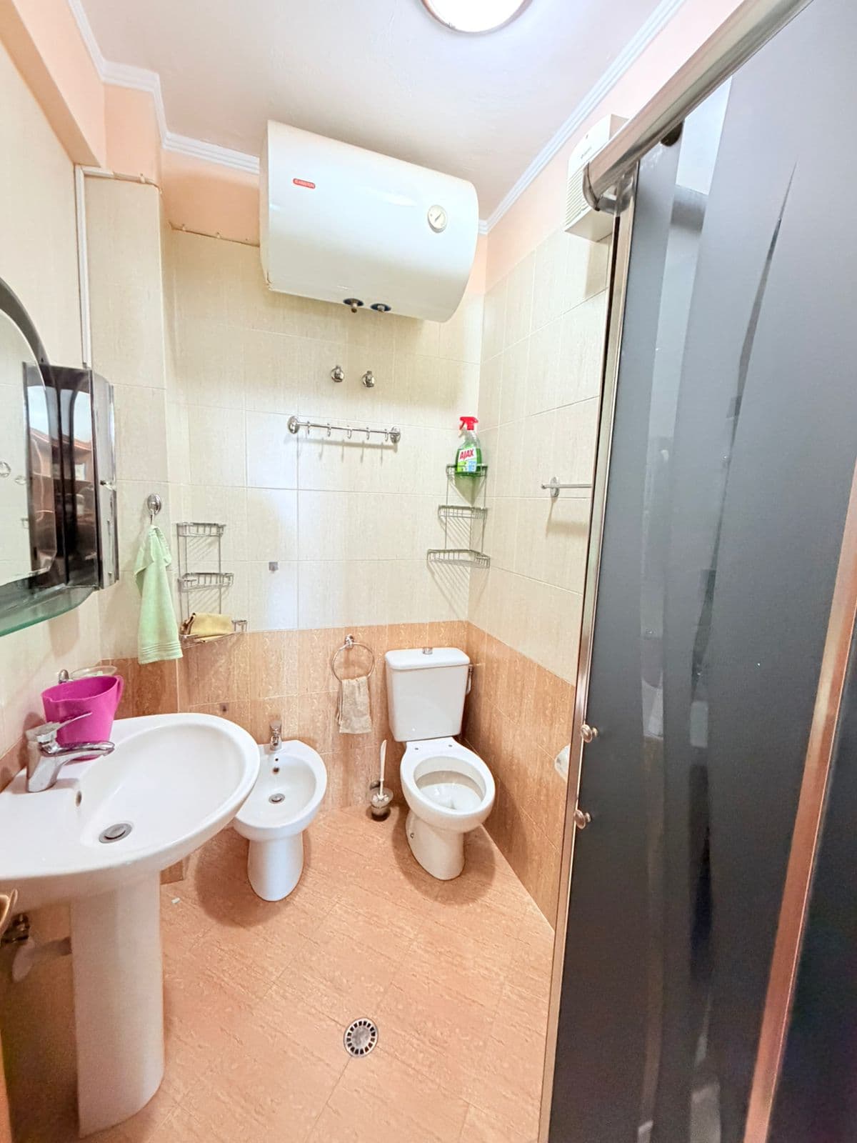 SHITET APARTAMENT 3+1+2 PRANE TREGUT INDUSTRIAL, DURRES 4