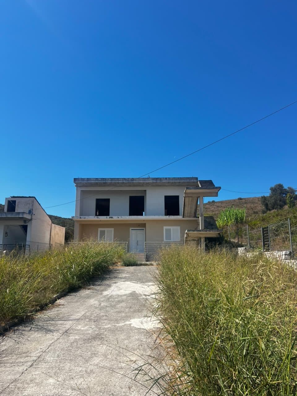 SHITET SHTEPI PRIVATE NE ZONEN CESMA E FERRES, DURRES