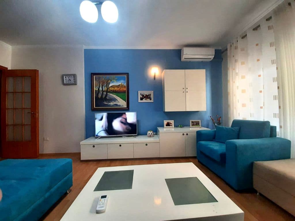 SHITET APARTAMENT 3+1 PRANE PALLATIT TE SPORTIT, DURRES. 3