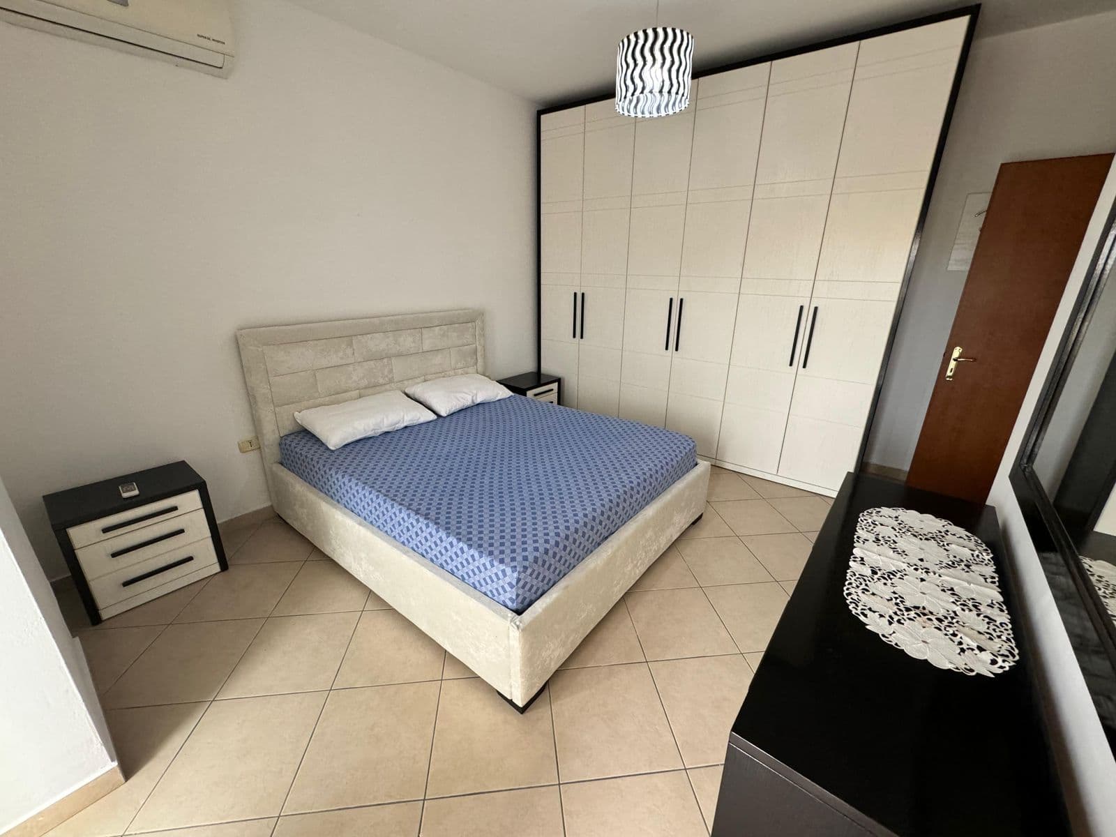 SHITET APARTAMENT 2+1 PRANE KAZAZIT, DURRES. 4
