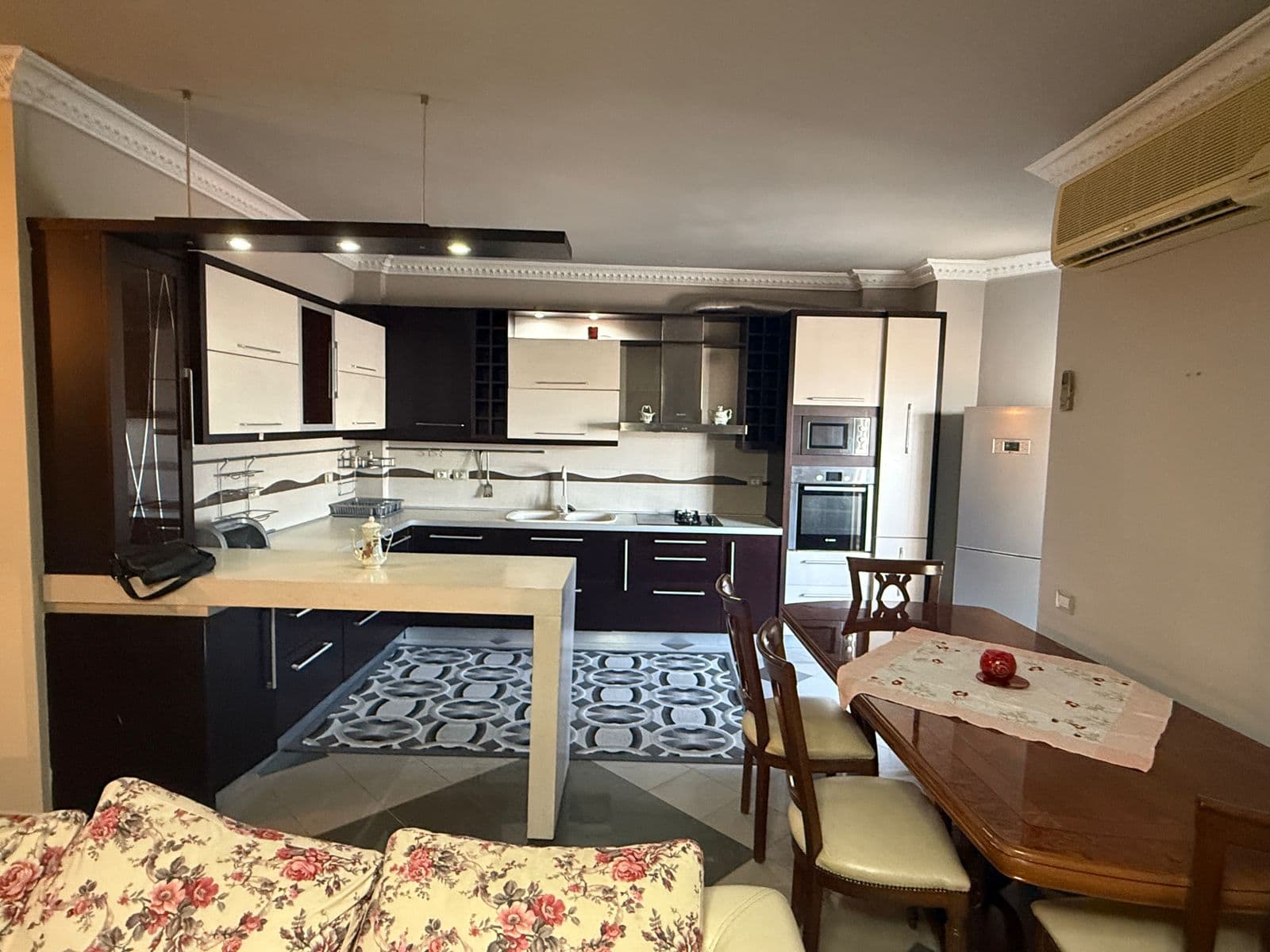 SHITET APARTAMENT 3+1 TEK STACIONI TRENIT OSE TREGU VOGEL DURRES 2
