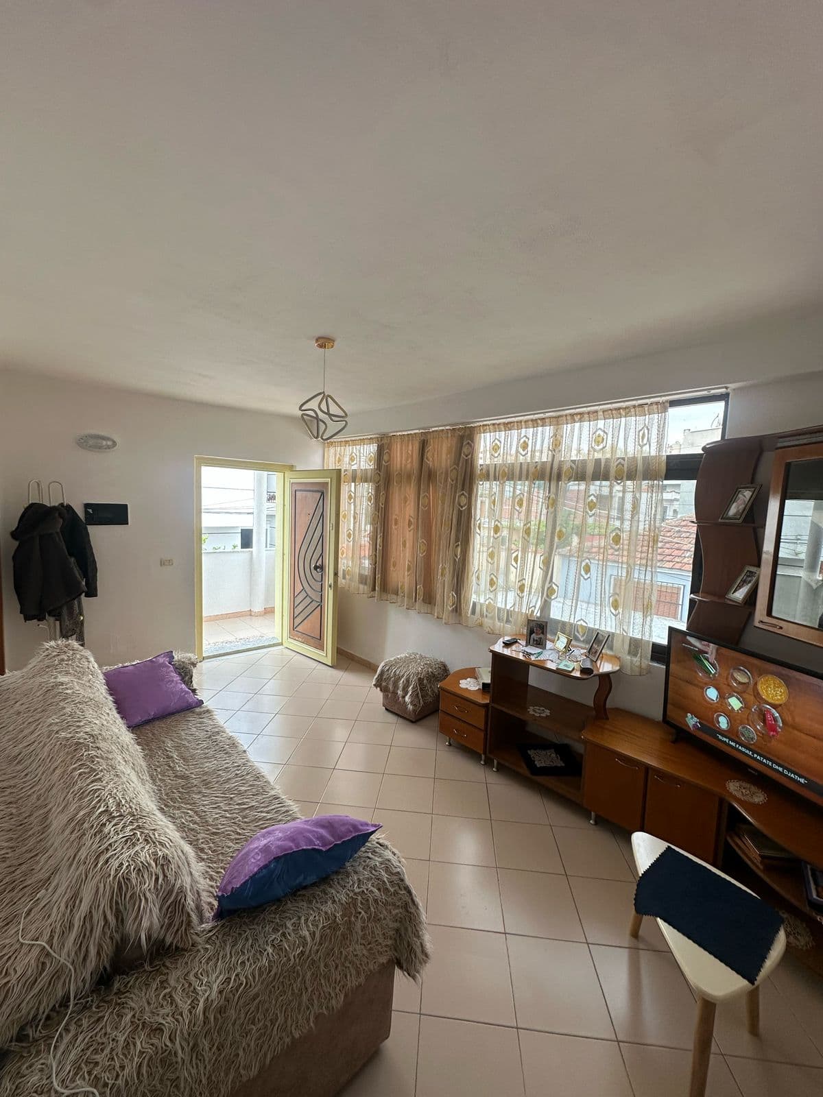 JEPET ME QERA APARTAMENTI 2+1 LAGJIA RE , DURRES.