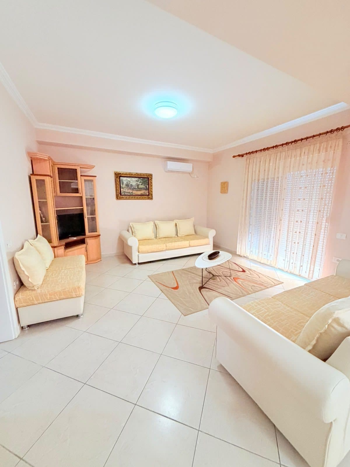 JEPET ME QERA APARTAMENT 2+1 PRANE MARKATES, DURRES 3