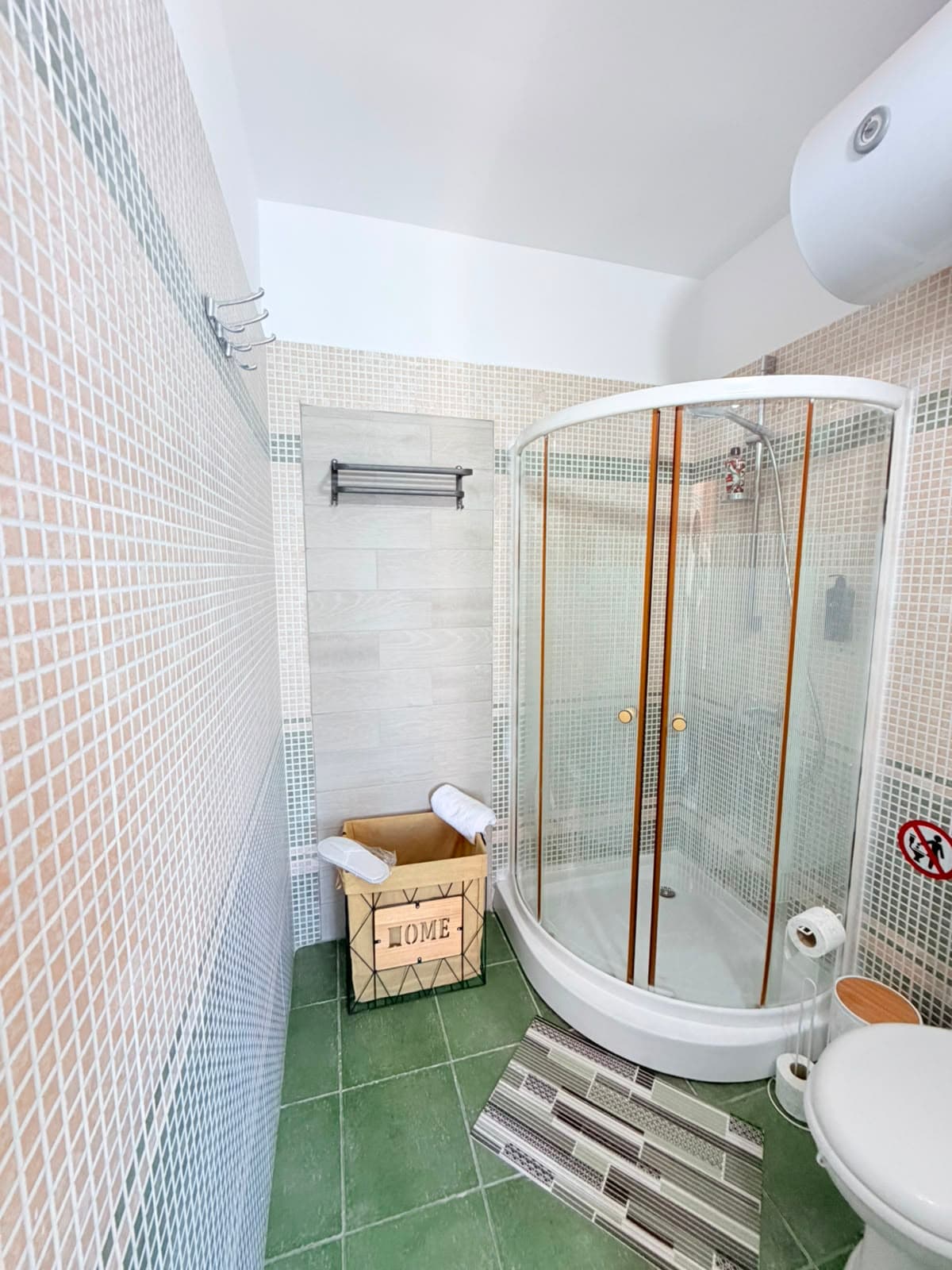 JEPET ME QERA APARTAMENT 1+1 PRANE RESTORANT 4 STINET VOLLGA, DURRES 4