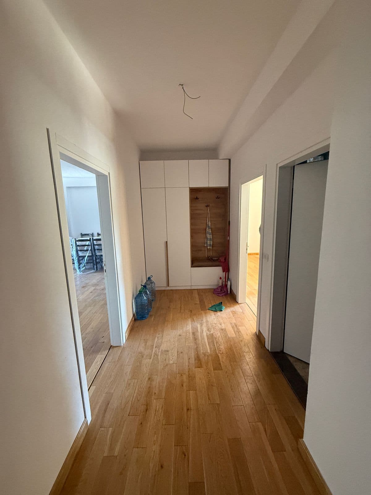 JEPET ME QERA APARTAMENT 2+1 TEK STACIONI TRENIT DURRES 3