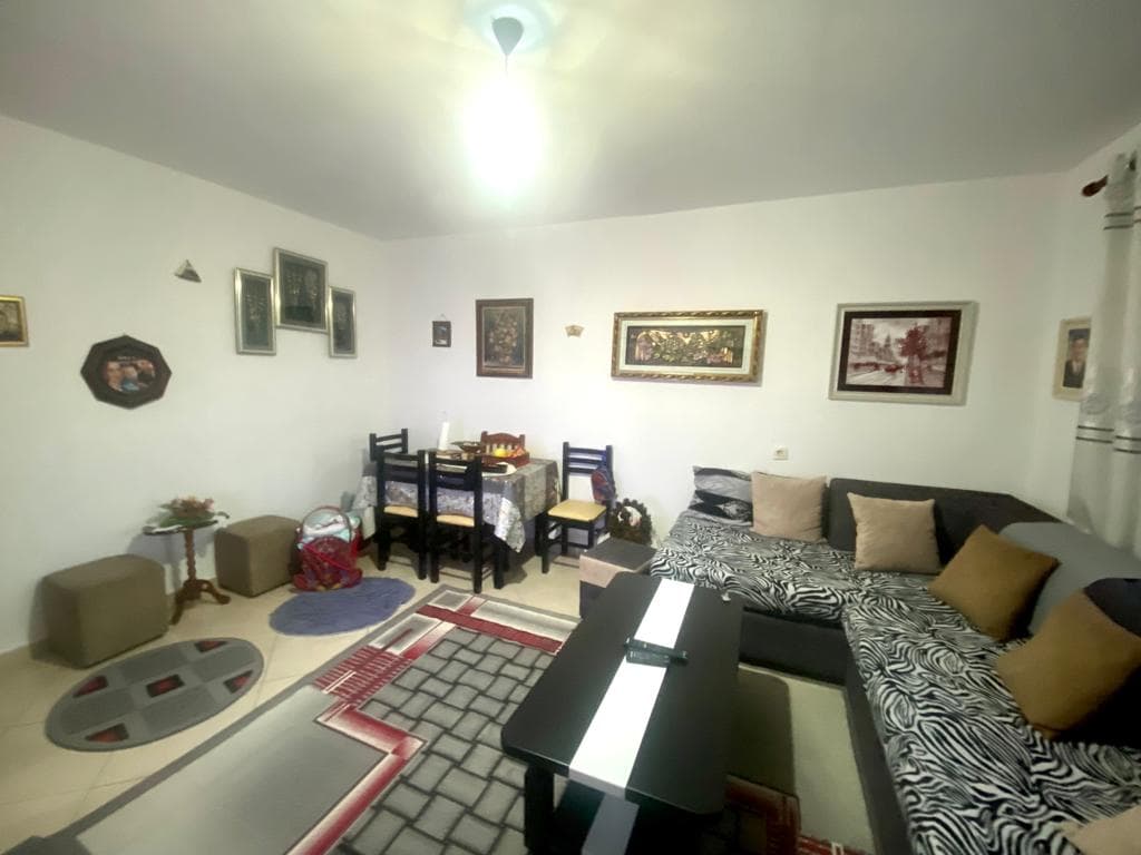 SHITET APARTAMENT 1+1 PRANE STADIUMIT, LAGJA 18, DURRES. 3