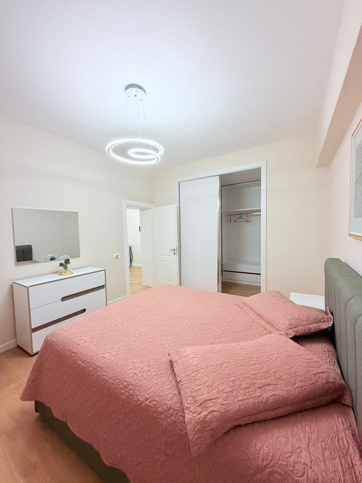 JEPET ME QERA APARTAMENT 2+1 PRANE MUZEUMIT, DURRES 2