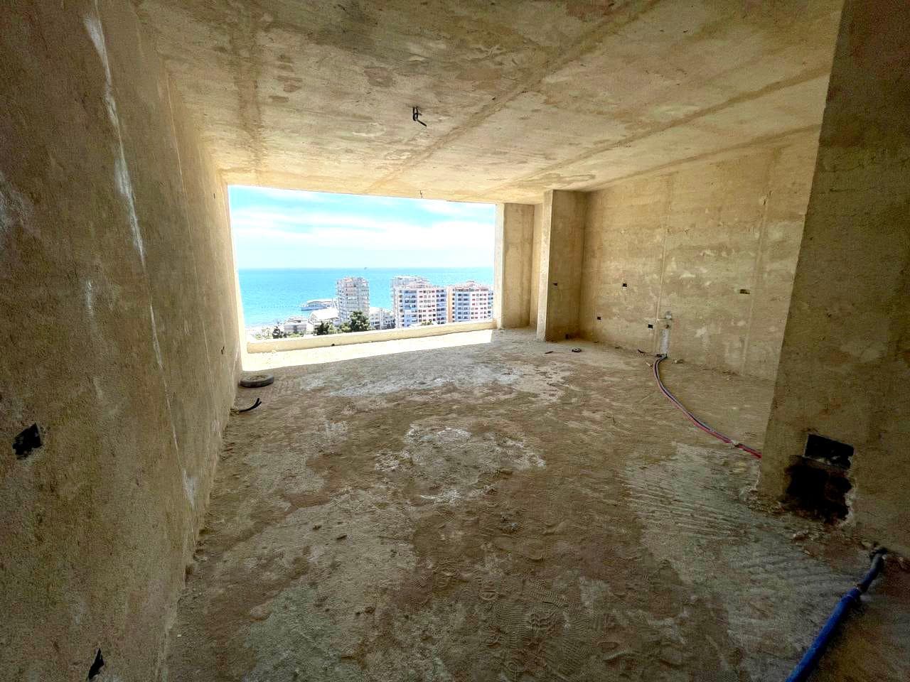 SHITET APARTAMENT 2+1 ME PAMJE NGA DETI, VILA E ZOGUT, DURRES. 2