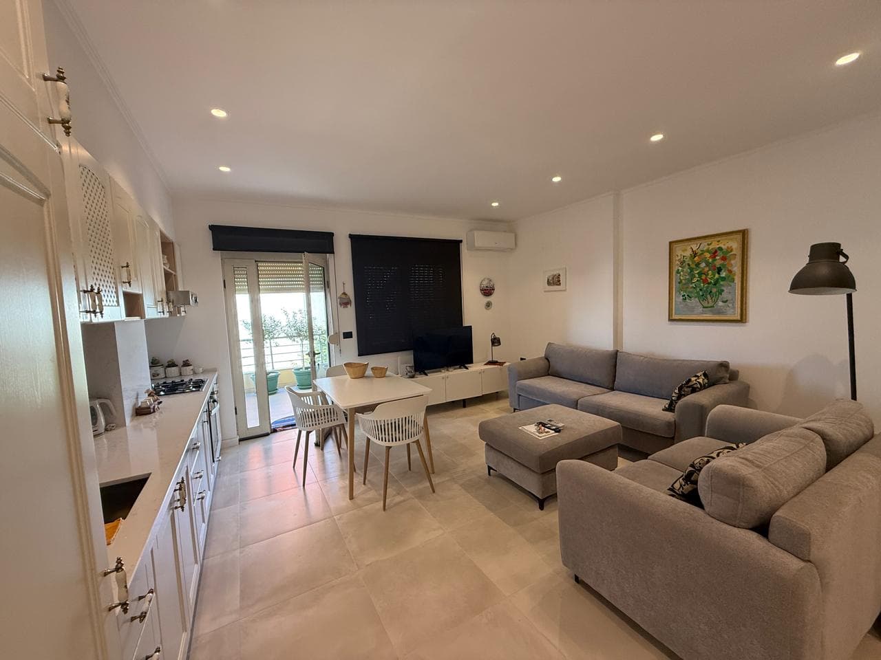 JEPET ME QERA APARTAMENT 1+1 PLAZH ILIRIA PRANE HOTEL VILA LULE