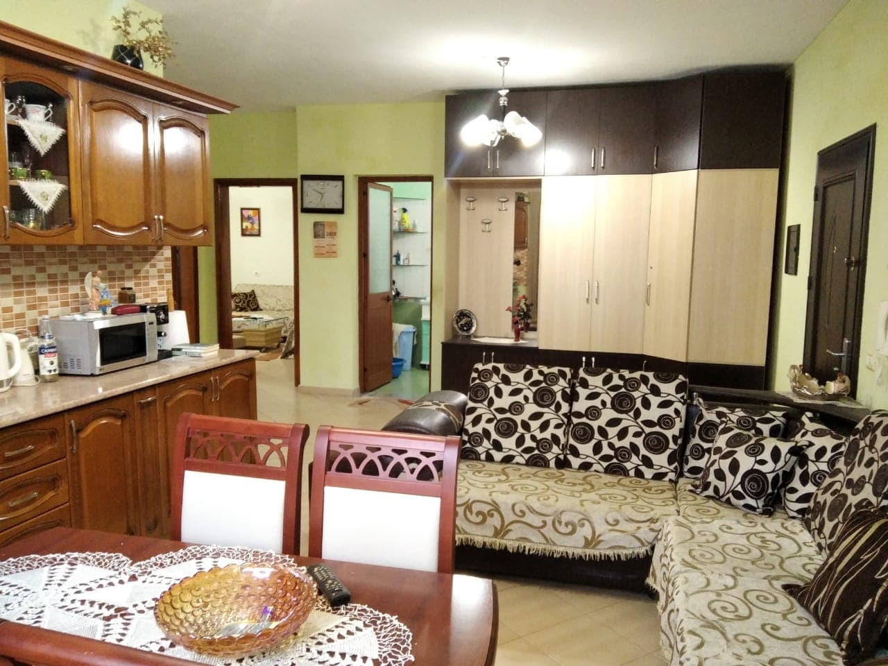 SHITET APARTAMENT 3+1 MBRAPA TREGUT TE MADH INDUSTRIAL , RRUGA GLAUKIA , DURRES . 2