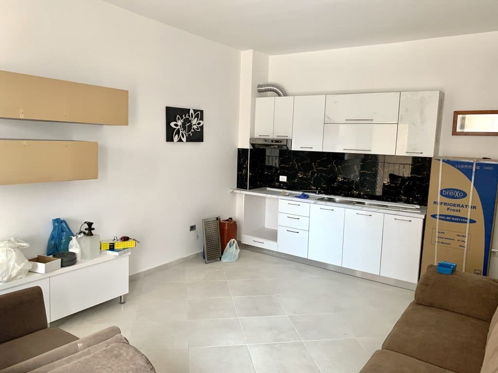 JEPET ME QERA APARTAMENT 1+1 TE VALUTA ,DURRES!