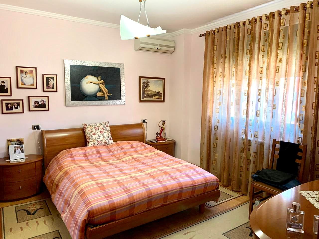 SHITET APARTAMENT 3+1 PRANE SHKOLLES JUSUF PUKA, QENDER, DURRES. 4