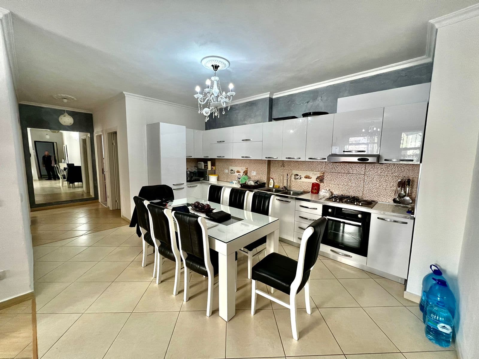 SHITET APARTAMENT 2+1 LAGJA 16 PRANE KAZAZIT,DURRES 3