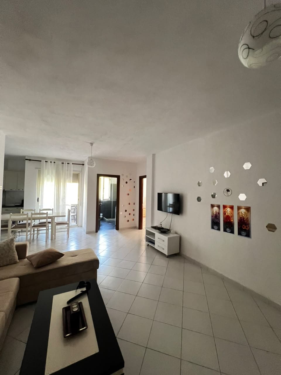 JEPET ME QERA APARTAMENT 2+1 PRANE OLIVIA HILL, GOLEM 2