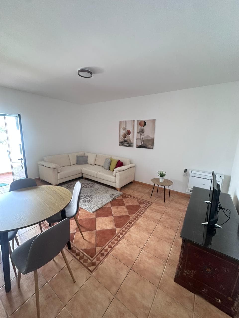 JEPET ME QERA APARTAMENT 1+1 PRANE VILLA PASCUCCI, PLAZH, DURRES 2