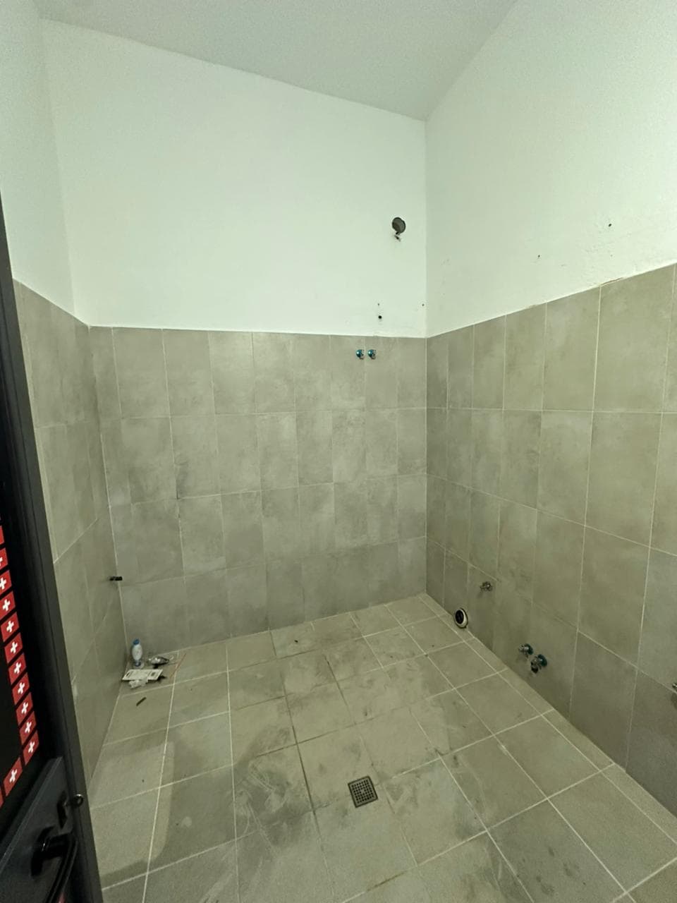 JEPET ME QERA AMBIENT BIZNESI PRANE SPITALIT ,DURRES 2