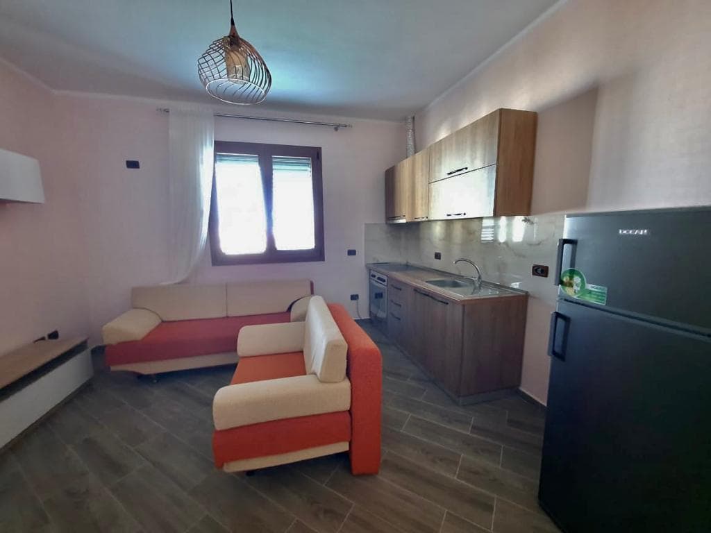 JEPET ME QERA APARTAMENT 2+1 PRANE MAGAZINES SE MIELLIT TIRANA, KENETE, DURRES. 2