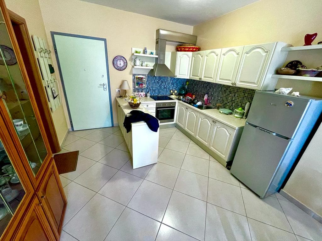 SHITET APARTAMENT 1+1 PRANE KARBURANT KASTRATI, VOLLGA, DURRES. 2