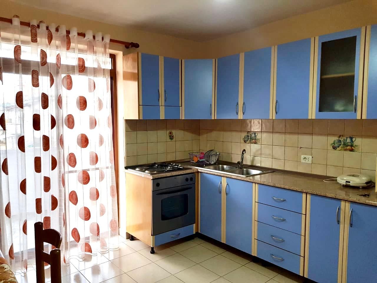 SHITET APARTAMENT 2+1 , PRANE SHKOLLES 2 GJELAT, DURRES.