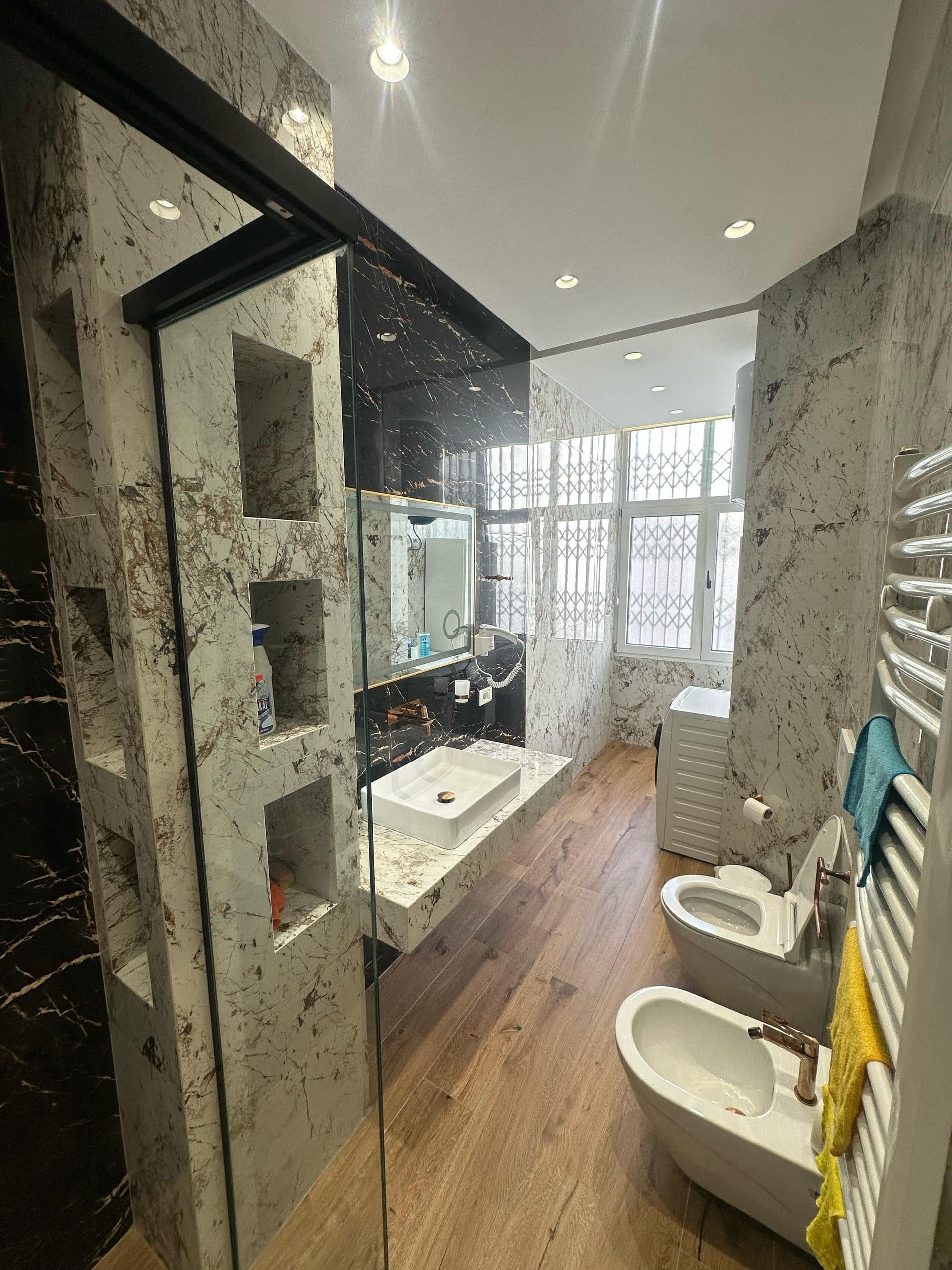 JEPET ME QERA APARTAMENT 2+1+GARAZH, PLAZH, DURRES. 4