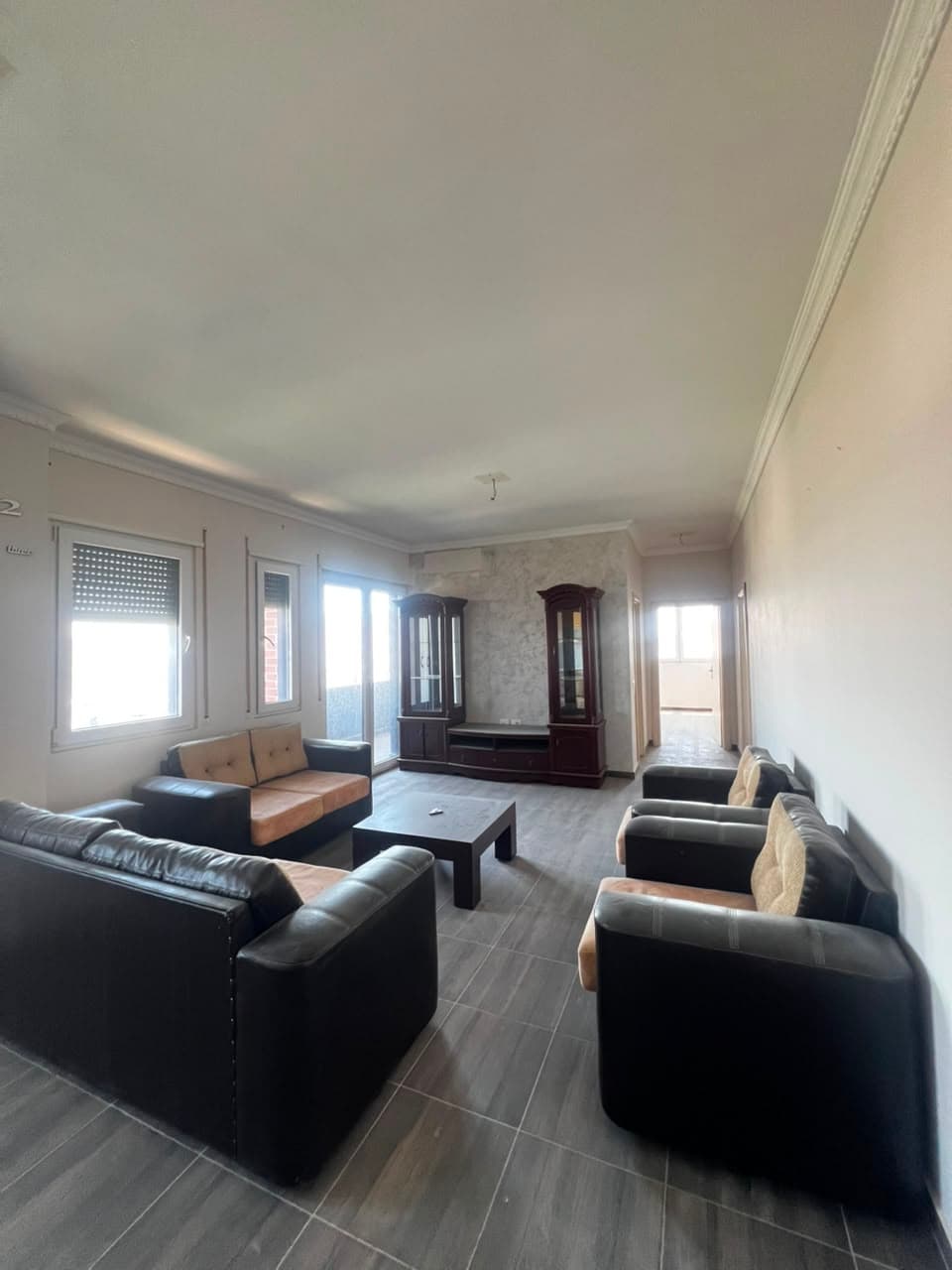 SHITET APARTAMENT 2+1 PRANE STADIUMIT, DURRES 2