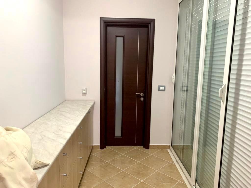 JEPET ME QERA APARTAMENT 2+1 LAGJA 5, RRUGA MUJO ULQINAKU DURRES!