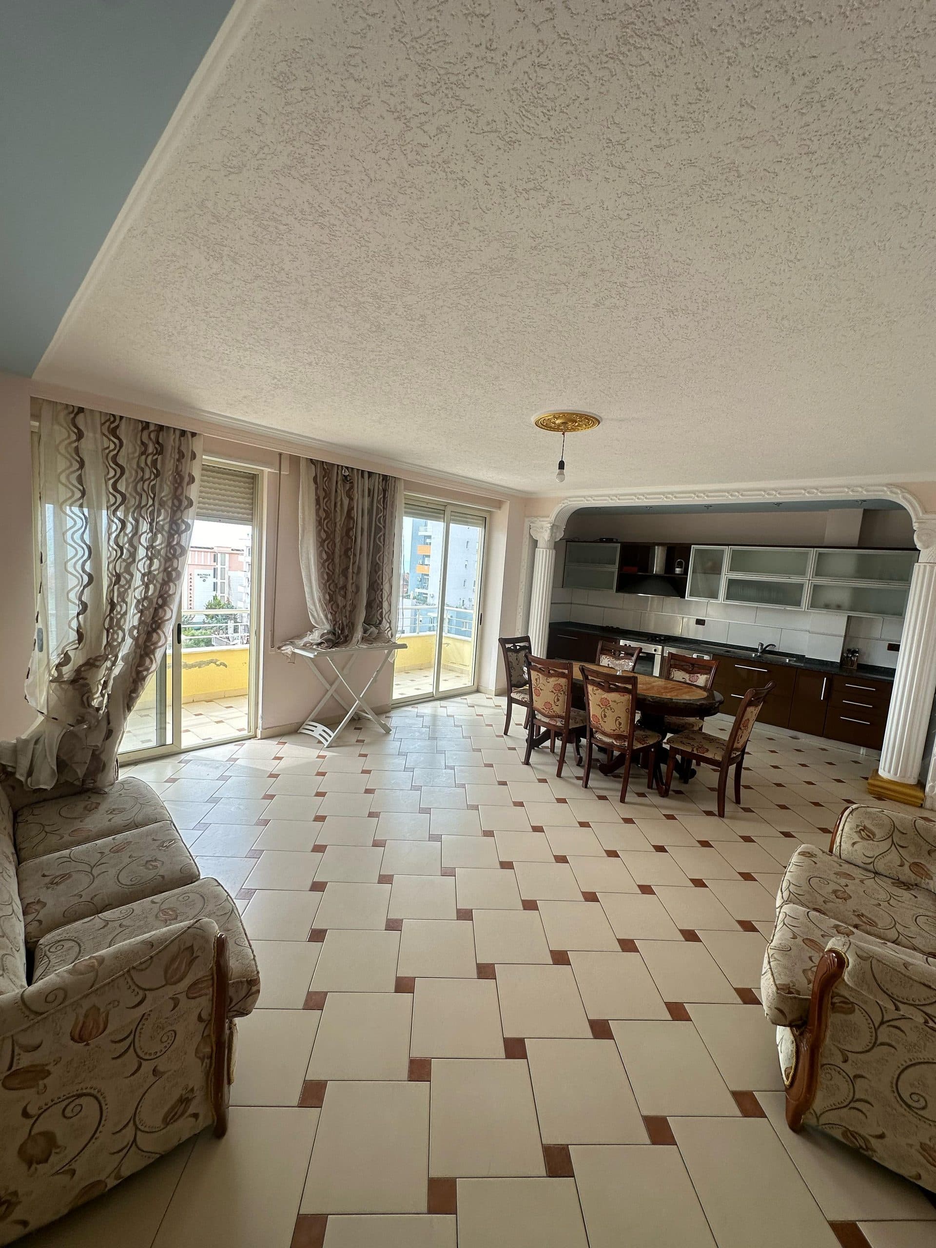 SHITET APARTAMENT 2+1, PLAZH ILIRIA, DURRES.