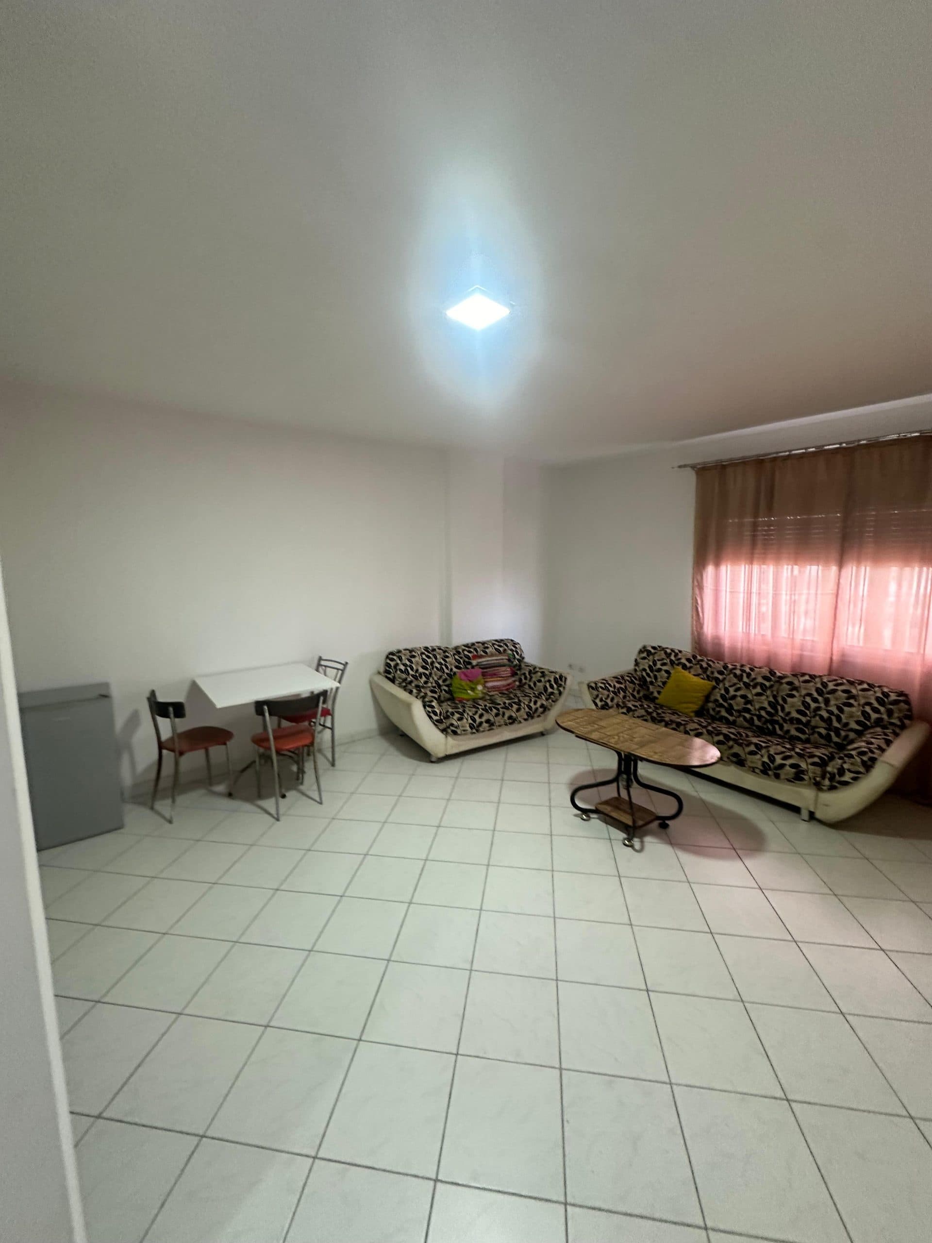 JEPET APARTAMENT ME QERA 1+1 MBRAPA GALAKTIKUT, DURRES. 2