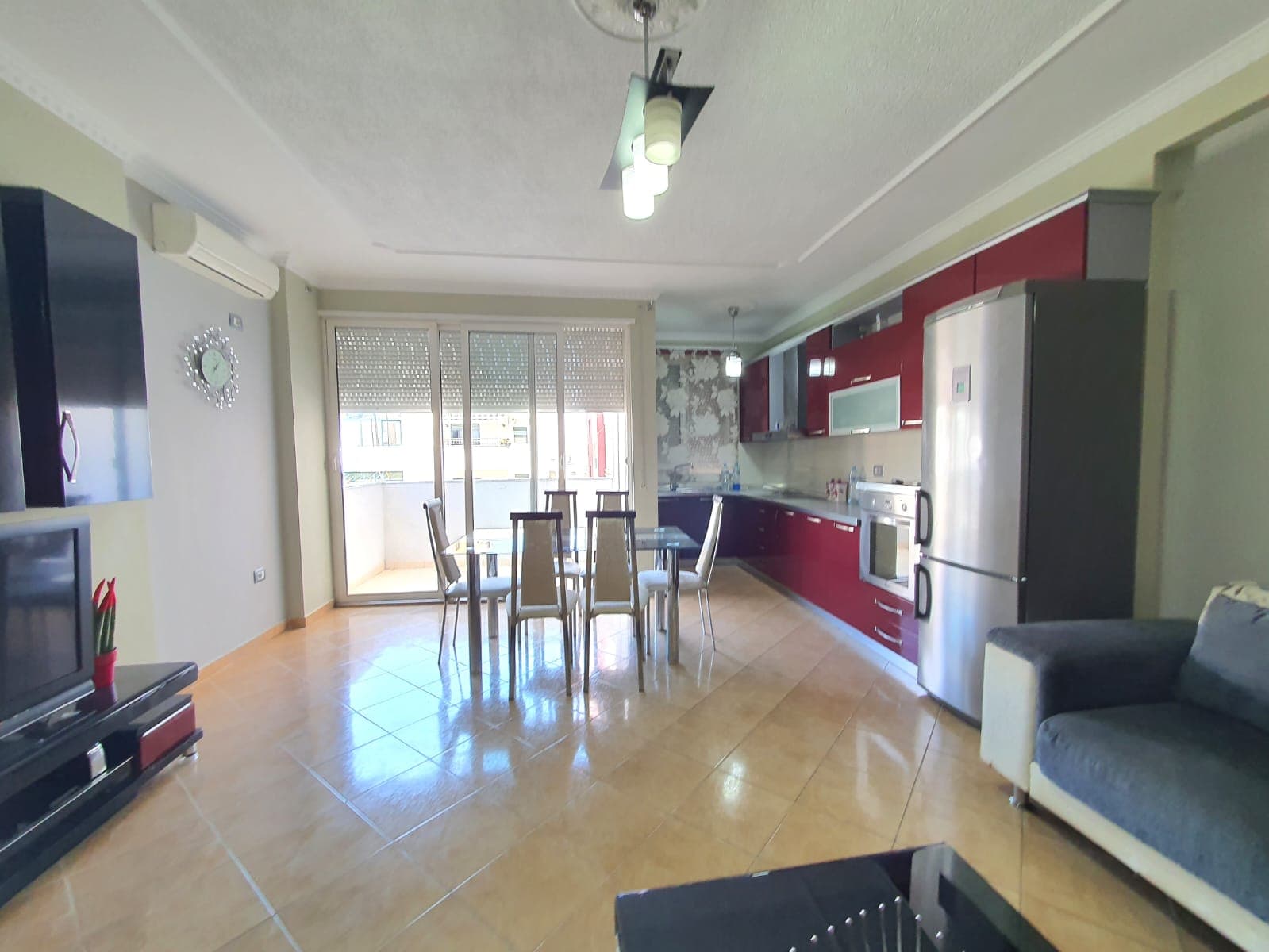 SHITET APARTAMENT 2+1+2+ VERANDE PRANE KAZAZIT,DURRES. 2