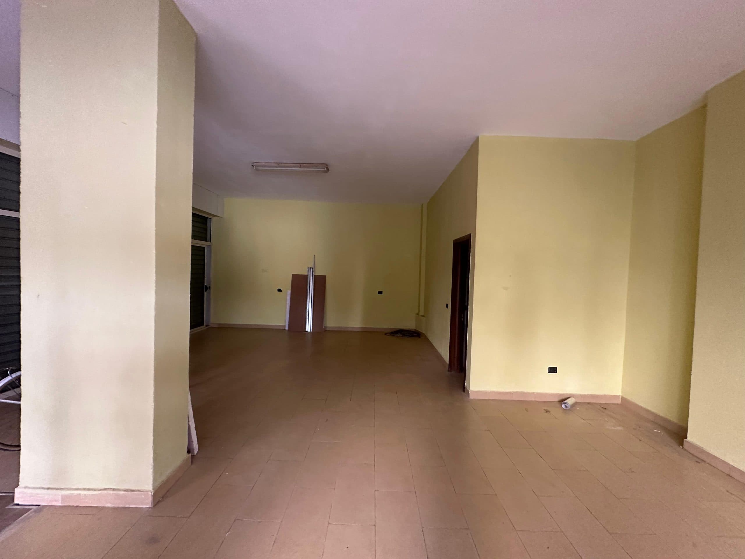 JEPET ME QERA NJESI BIZNESI, LAGJJA 5 MBRAPA KAZAZIT, DURRES. 2