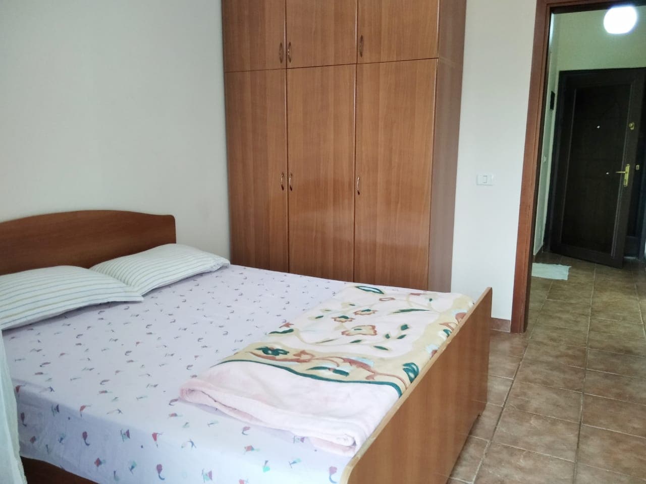 SHITET APARTAMENT 1+1 PRANE HOTEL FLORIDA,PLAZH,DURRES. 4