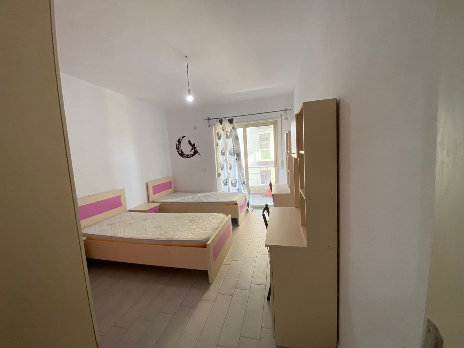 SHITET APARTAMENT 2+1 + GARAZHD PRANE DREJTORIS SE POLICIS,DURRES. 3