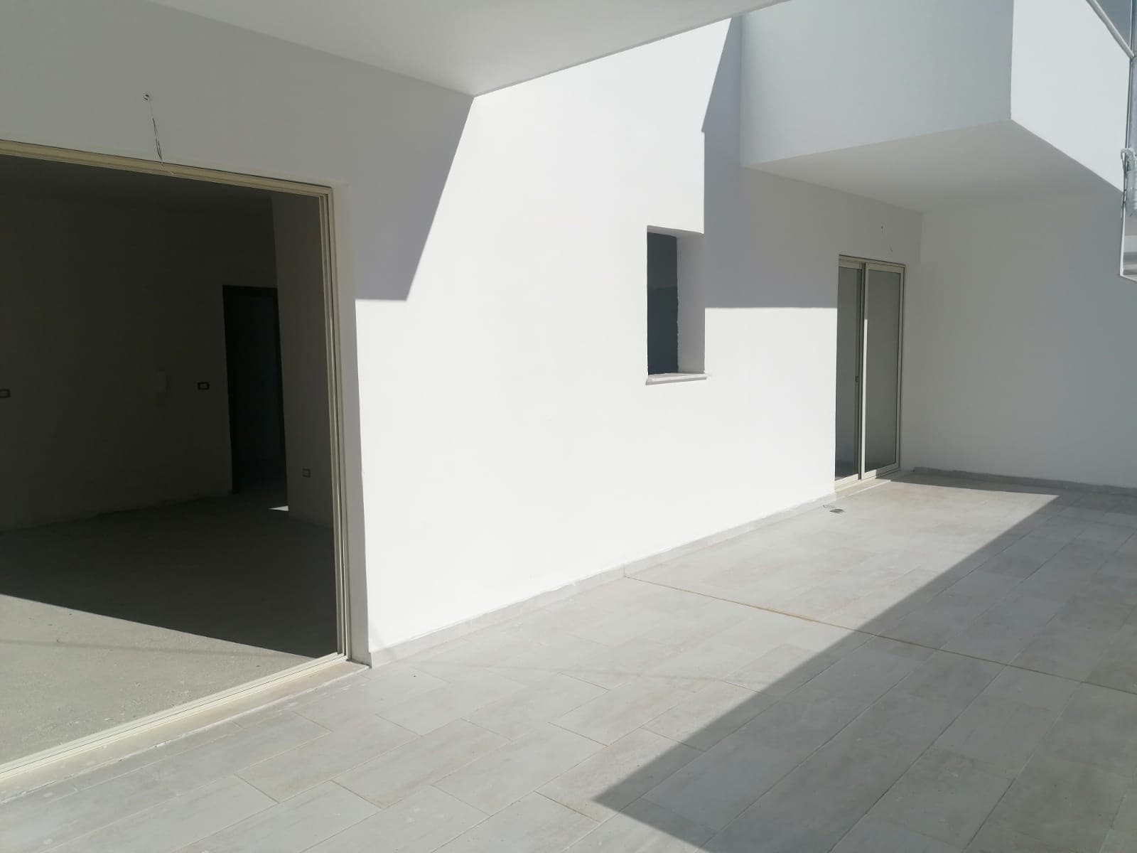 SHITEN APARTAMENTE 1+1 DHE 2+1 PRANE HOTEL FLORIDES, PLAZH ,DURRES.