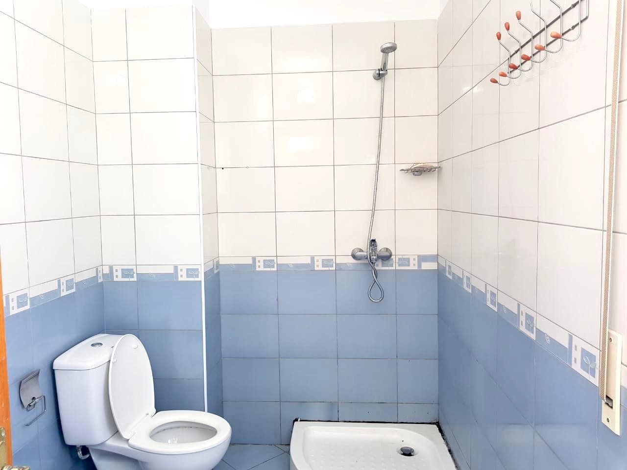 JEPET ME QERA APARTAMENT 2+1 PRANE KAZAZIT, DURRES. 3