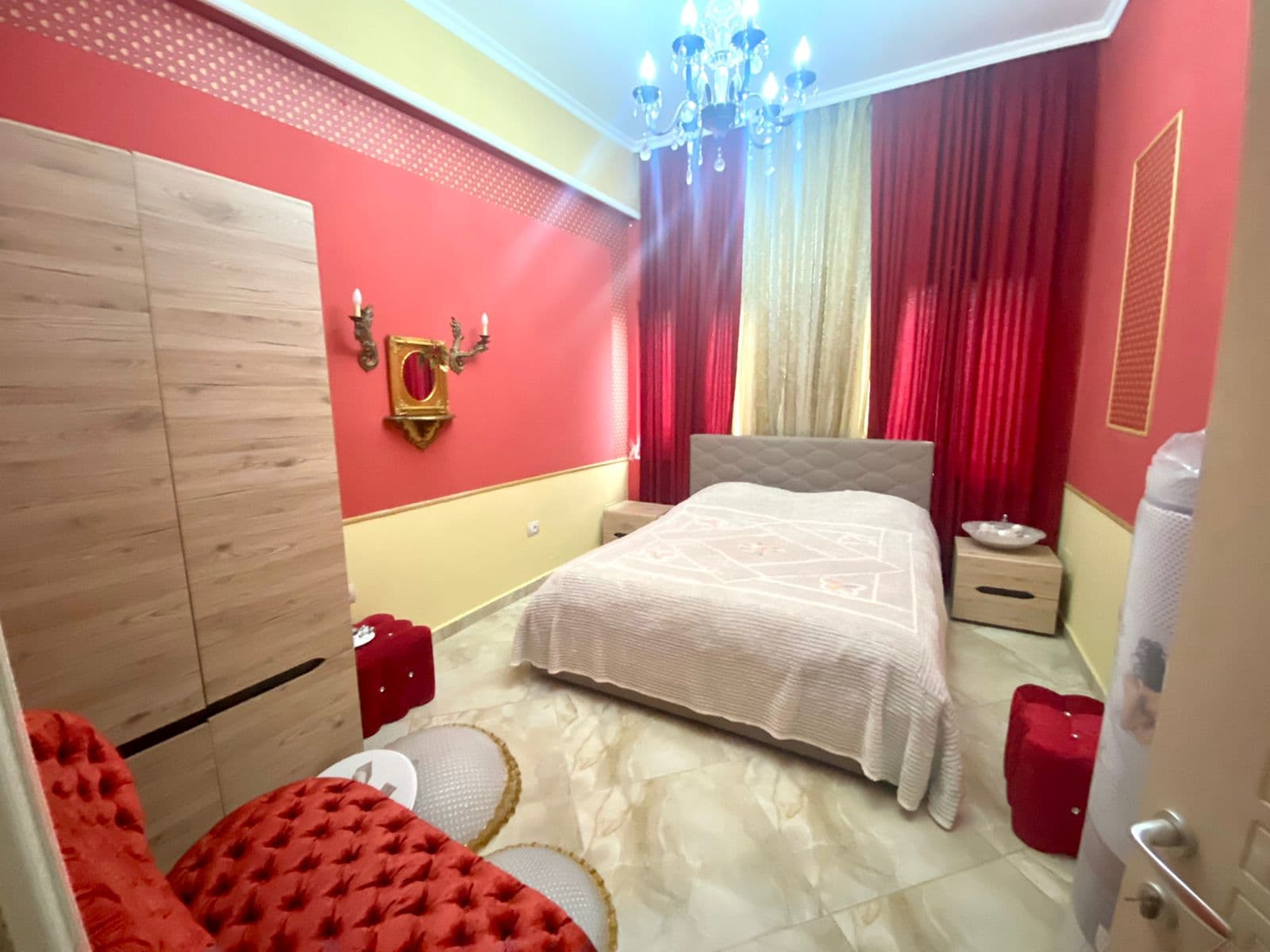 JEPET ME QERA AMBIENT BIZNESI “ESTETIKE PARUKERI MASAZH” PRANE FLAGSHIP CENTER, DURRES. 4