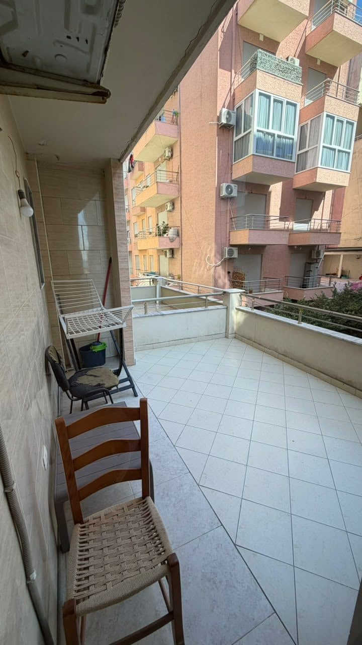 JEPET ME QERA APARTAMENT 1+1 STACIONI I PARE PLAZH, DURRES 3