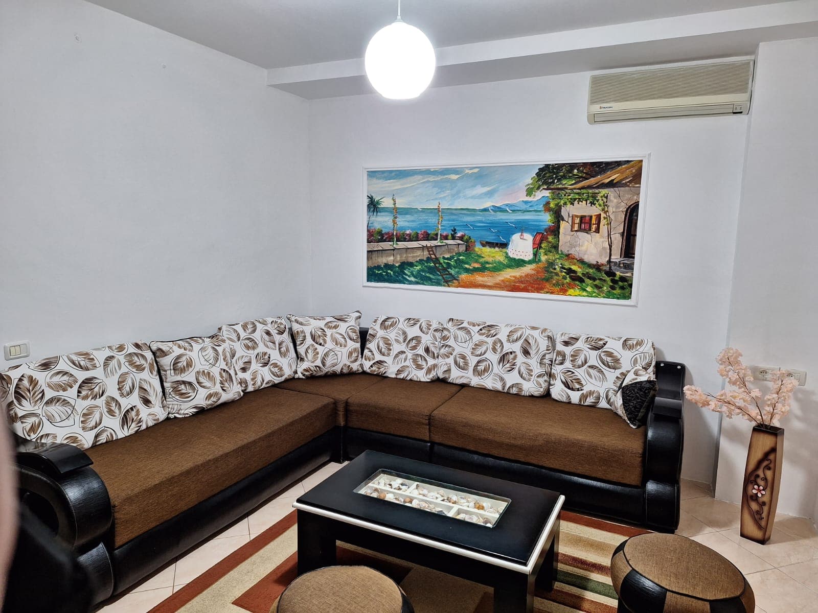 SHITET APARTAMENT 1+1, PRANE POSTES PLAZH, DURRES.