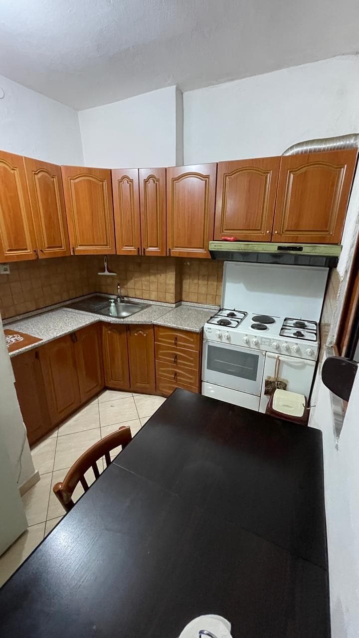 JEPET ME QERA APARTAMENT PRANE DYLIT , DURRES 2