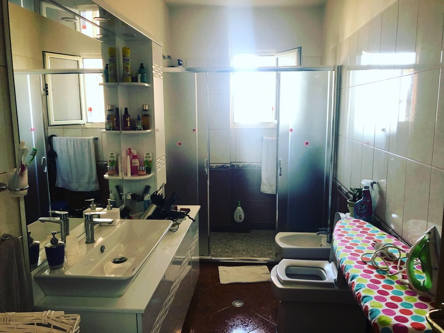 SHITET APARTAMENT 2+1 PLUS TARACE PRANE ISHRAJONIT TE POLICISE,DURRES! 3