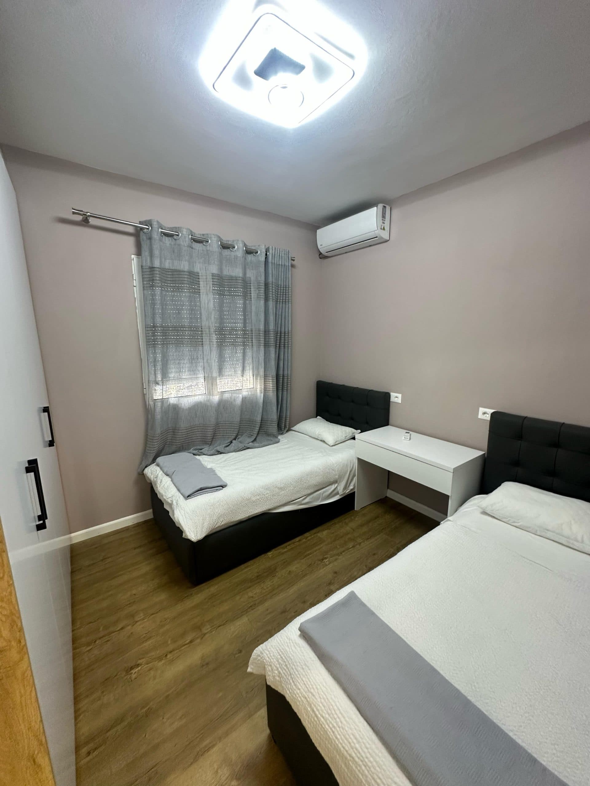JEPET ME QERA APARTAMENT 2+1+GARAZH, PLAZH, DURRES. 3