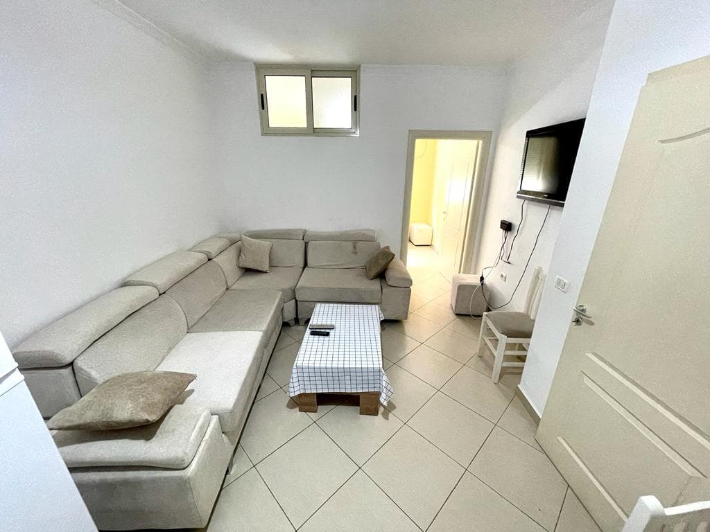 JEPET ME QERA APARTAMENT 2+1, PRANE RROTES SE KUQE, PLAZH , DURRES. 2